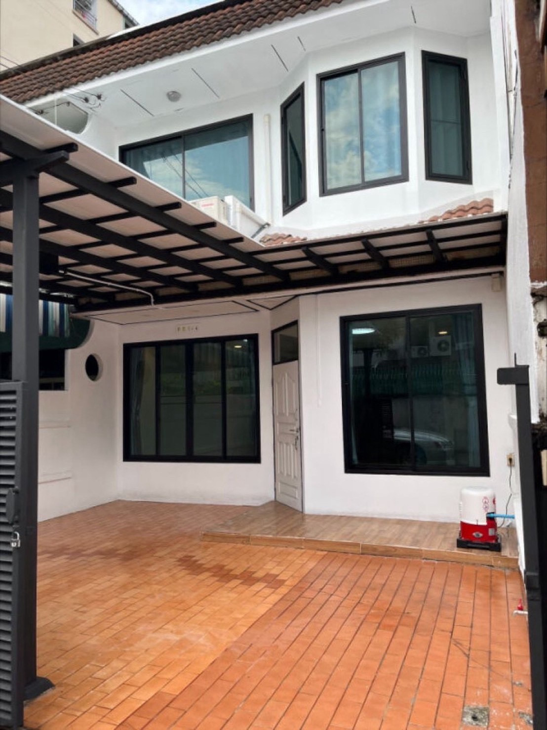 ให้เช่าทาวน์โฮม 2 ชั้น รีโนเวทใหม่ ย่านรัชดา ซอย 3📍 หมู่บ้านอยู่เจริญ รัชดา ซอย 3 ใกล้สถานทูตจีน ทำเลดีมาก ใจกลางรัชดาภิเษก – รูปที่ 2