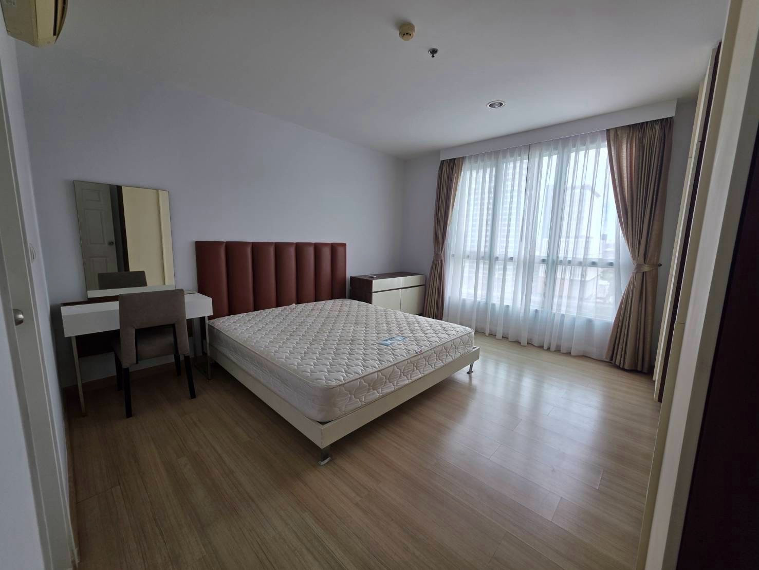 Life@sathorn10 /2bed 64sqm/35,000 / 0632717888 All app in phone Life@sathorn10 /2bed 64sqm/35,000 / 0632717888 All app in phone