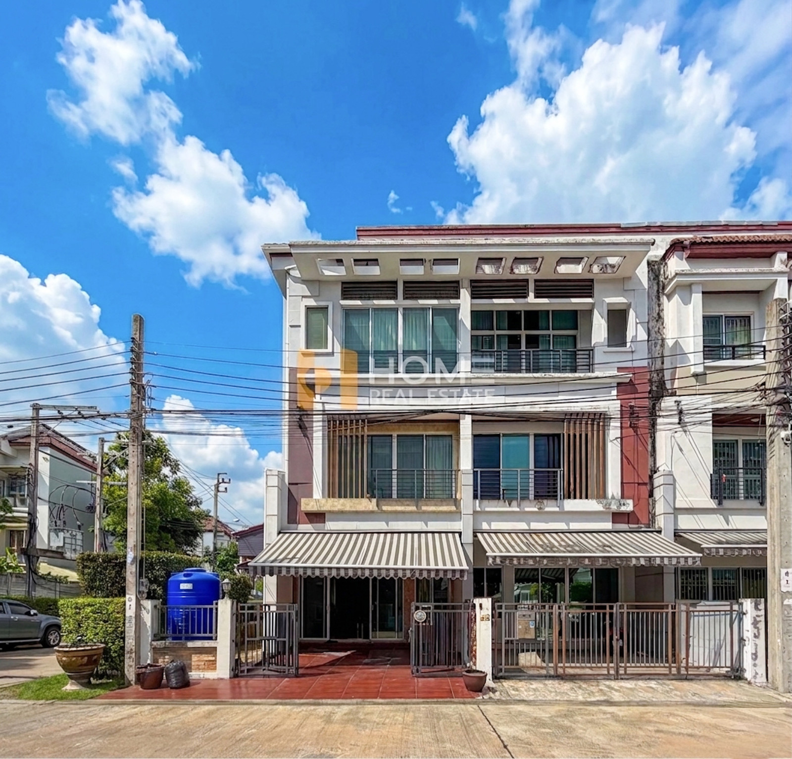 ✨🚆 Prime location near BTS Bang Wa, only 5 minutes, behind corner with complete functions. Excellent new condition Baan Klang Muang Ratchaphruek - Sathorn / 3 Bedrooms (FOR SALE) BALL381 ✨🚆 Prime location near BTS Bang Wa, only 5 minutes, behind corner with complete functions. Excellent new condition Baan Klang Muang Ratchaphruek - Sathorn / 3 Bedrooms (FOR SALE) BALL381