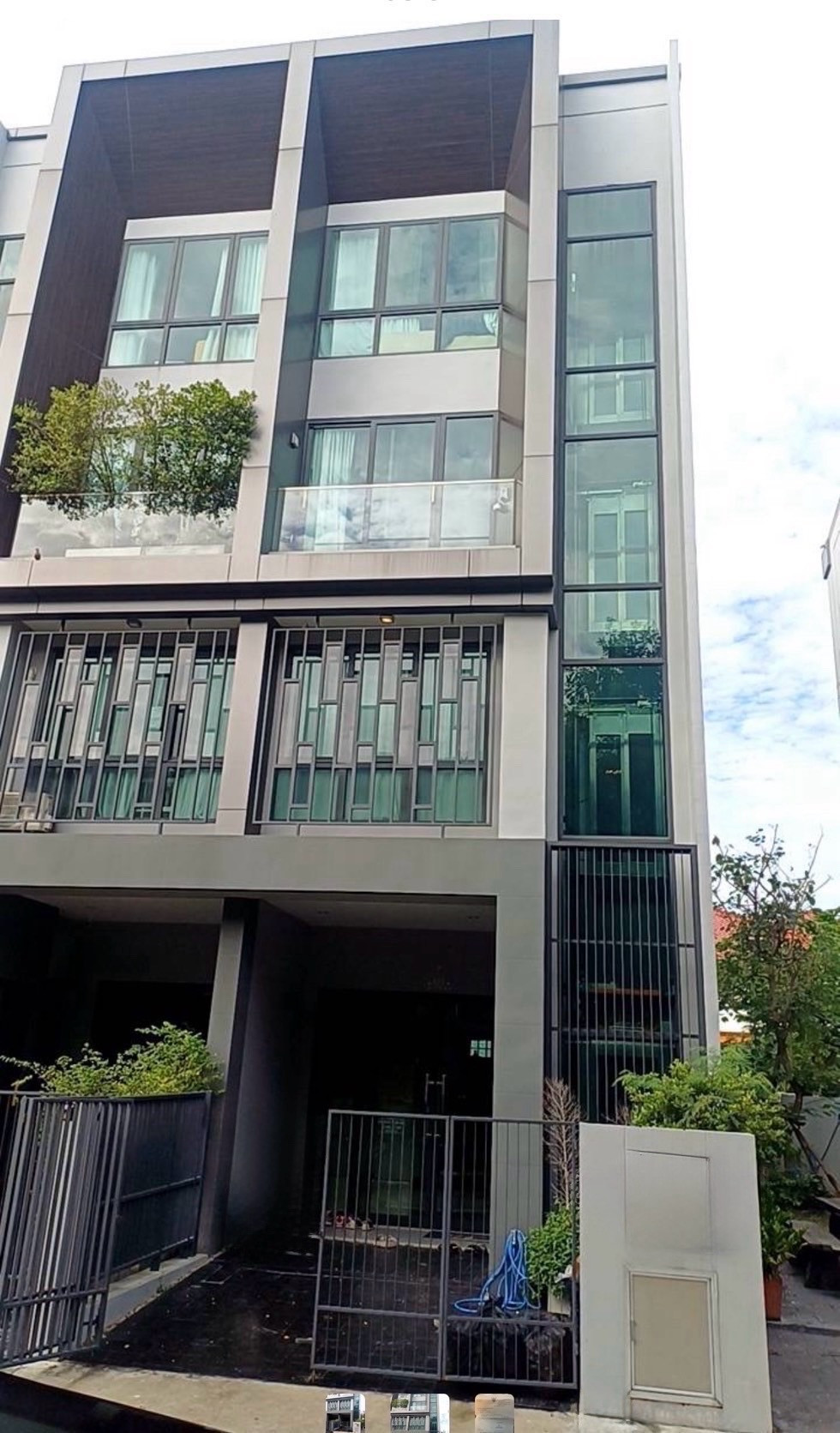 ให้เช่า โฮมออฟฟิศ 4 ชั้น JW Urban ดอนเมือง หลังมุมติดสวน พร้อมลิฟต์แก้ว ใกล้สนามบิน 5 กม พร้อมให้เช่า 8 กรกฏาคม 2569 ให้เช่า โฮมออฟฟิศ 4 ชั้น JW Urban ดอนเมือง หลังมุมติดสวน พร้อมลิฟต์แก้ว ใกล้สนามบิน 5 กม พร้อมให้เช่า 8 กรกฏาคม 2569
