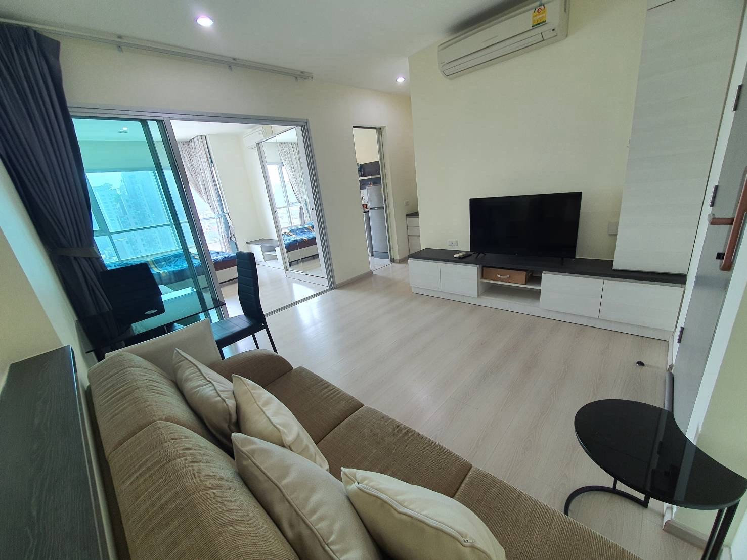 Life ratchadapisak / 1bed38.8sqm / 17k / 0632717888 All app