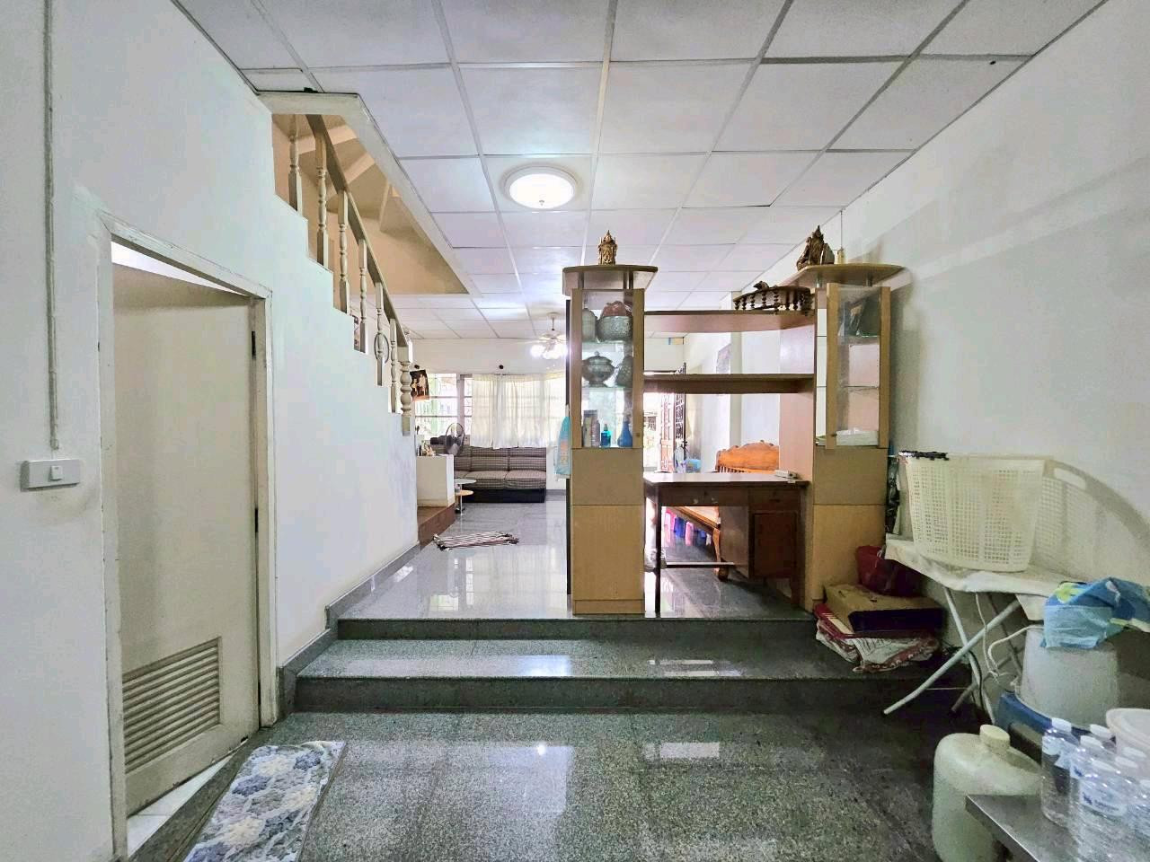 🏠ขายทาวน์เฮ้าส์ 3 ชั้น หมู่บ้าน ลัลลี่วิลล์ ประชาอุทิศ 72 ขายตามสภาพ  – รูปที่ 4