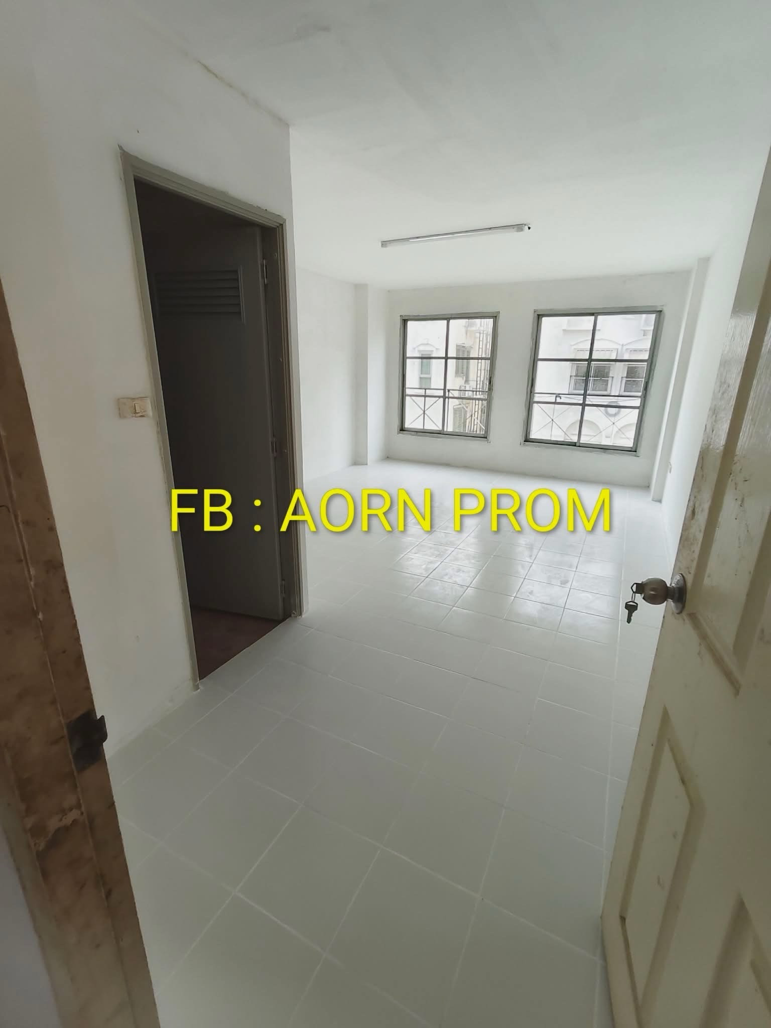 Very cheap for rent, 4 and a half storey commercial building, Soi Phetkasem 63/4, walk only 350 meters to the entrance of the alley, Phetkasem Road 🌈 near BigC/Makro Phetkasem, only 1.1 km. 🌈 near MRT Lak Song/The Mall Bang Khae, only 3 km. Very good loca – รูปที่ 2