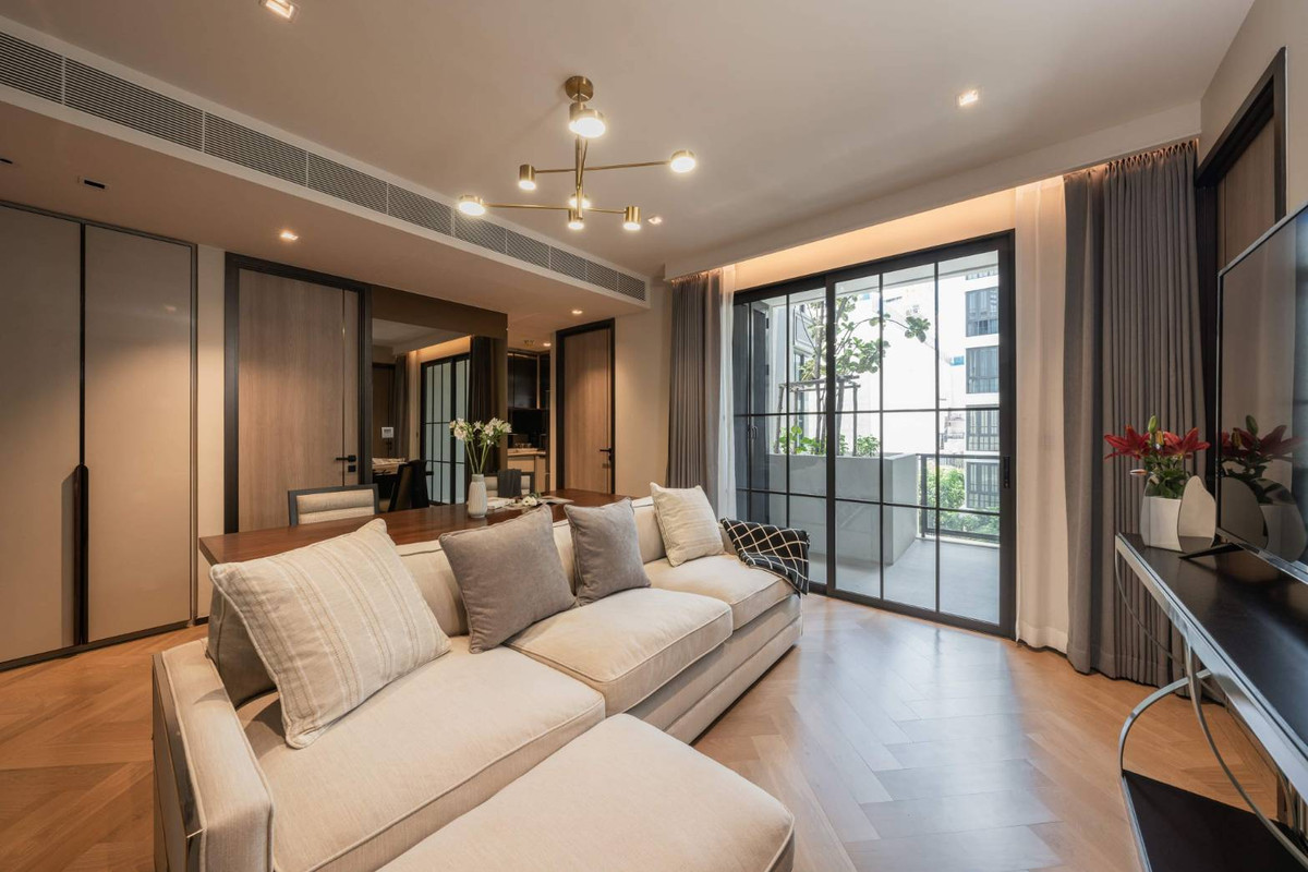 For sale/rent, luxury condo The Reserve Sukhumvit 61, large size 70 sq m, 2 bedrooms, decorated with premium brand names. For sale/rent, luxury condo The Reserve Sukhumvit 61, large size 70 sq m, 2 bedrooms, decorated with premium brand names.