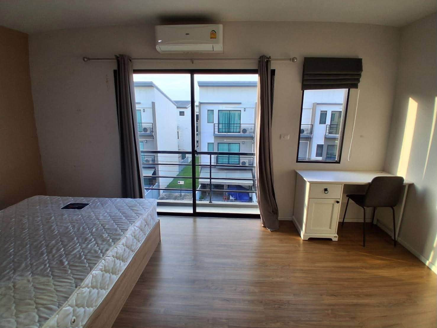 House for rent, Khubon Road, pet friendly. Village in the middle of the city, Ramintra, next to Ramintra Expressway, close to fashion.