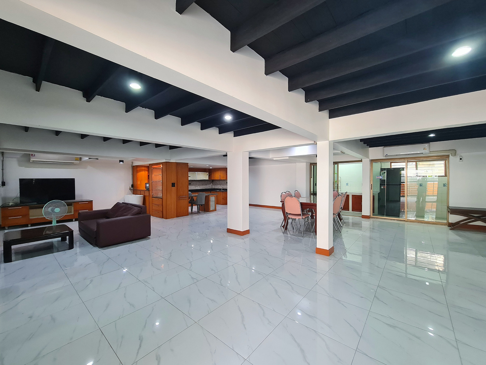 Detached House 4-BR for Rent – Town in Town