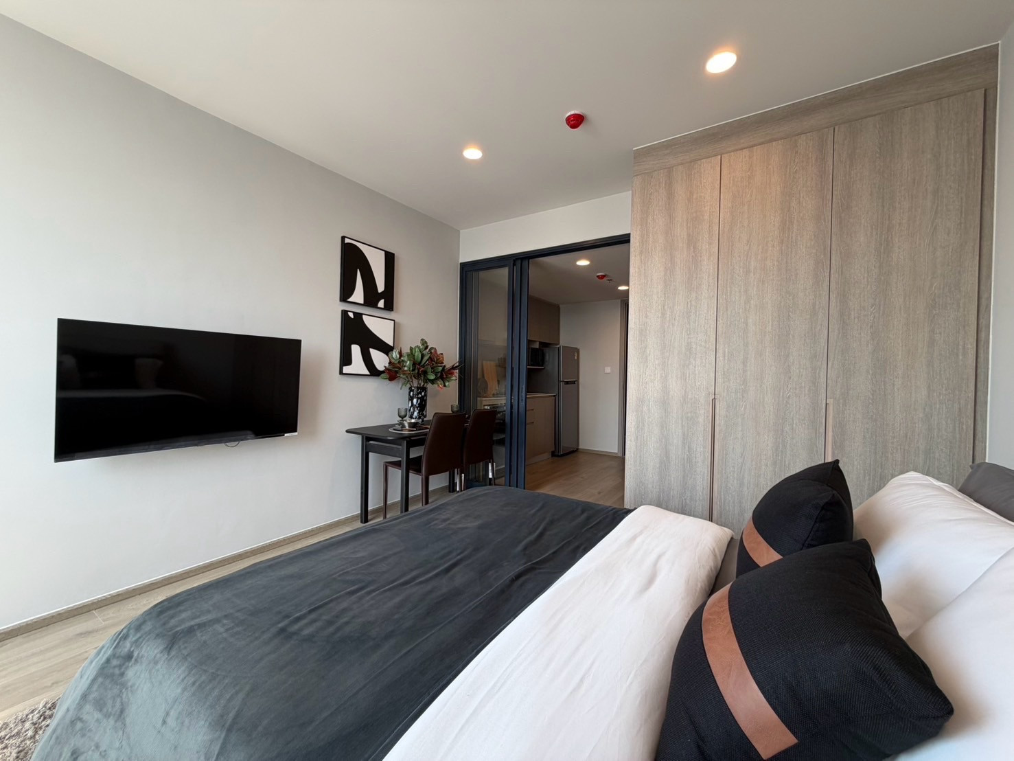The Crown Residence ทำเลพระราม 4-สาทร ใกล้ One Bangkok  พร้อมโปรพิเศษจากโครงการ – รูปที่ 3