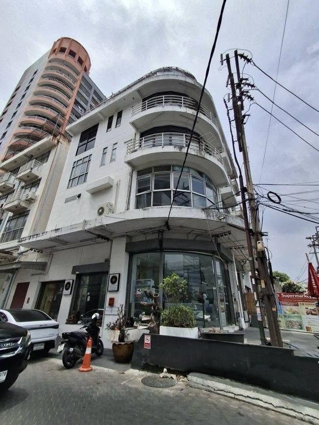 RB060026 Commercial building for rent, 4.5 floors at opposite On Nut 54.