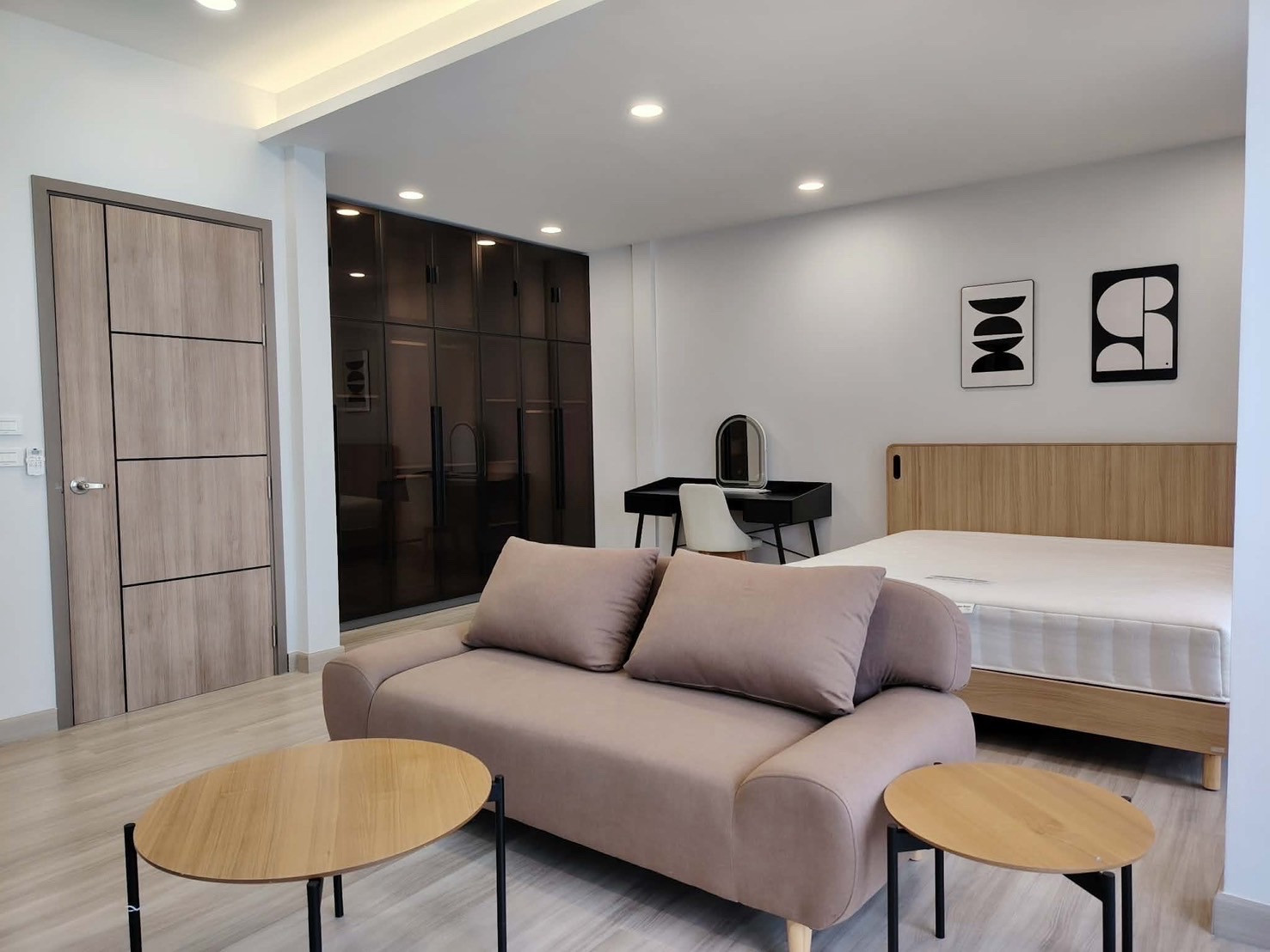 FOR RENT - MINIMALIST TOWNHOME AT SOI EKKAMAI 22 - SUKHUMVIT 63 near BANGKOK PREP / ST ANDREWS and WELLS INTERNATIONAL SCHOOL | PET FRIENDLY WELCOME