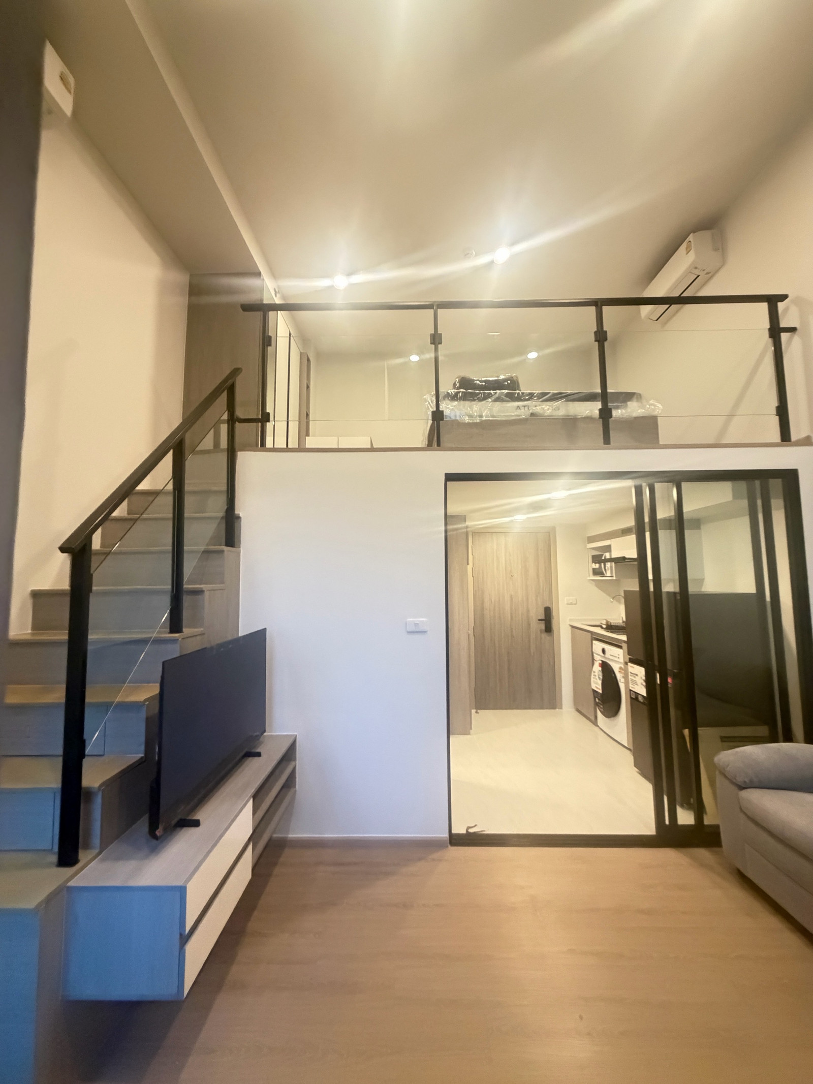 For rent: Origin Nonthaburi, 15th floor, duplex room, 33 square meters. For rent: Origin Nonthaburi, 15th floor, duplex room, 33 square meters.