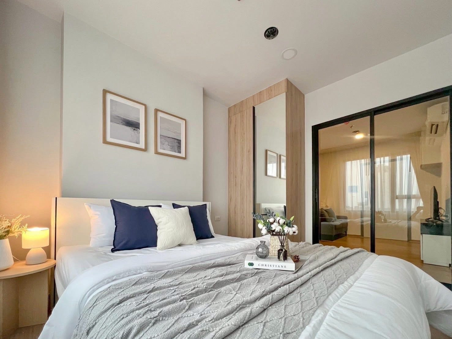 🏙️ Condo ready to move in, near MRT Bang Yi Khan, there is a free shuttle to Siriraj and Pata Pinklao 🚐✨

💙 Chewathai Pinklao | Chewathai Pinklao

📍 Potential location near Siriraj, leading universities. and lifestyle areas in the Pinklao area