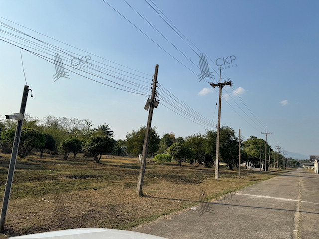 Land for sale with 55 buildings, next to Lampang - Chiang Mai highway, suitable for an industrial factory. – รูปที่ 2