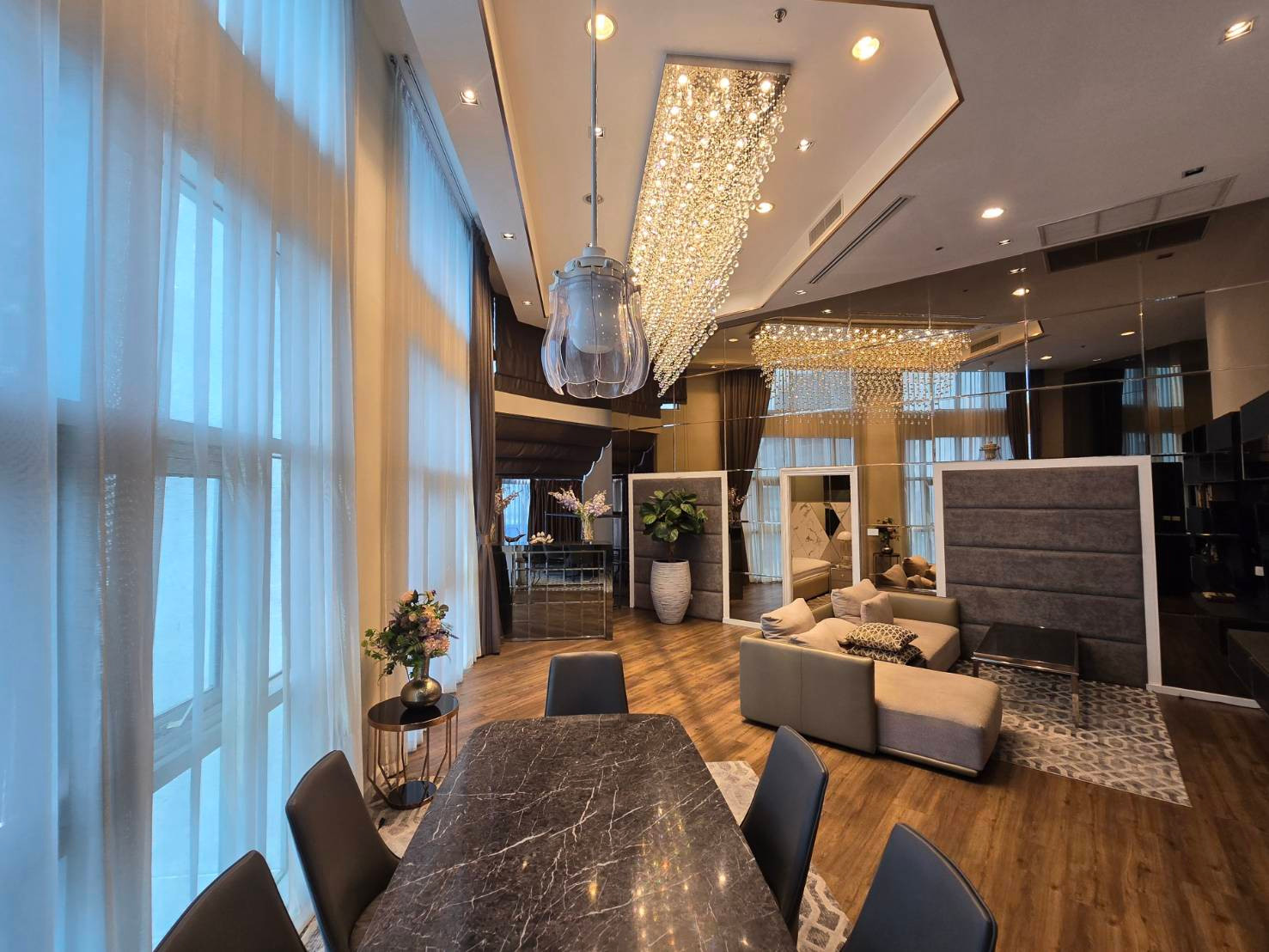 For Rent Belle Grand Rama 9, 2 bedrooms, luxurious built-in furniture. For Rent Belle Grand Rama 9, 2 bedrooms, luxurious built-in furniture.