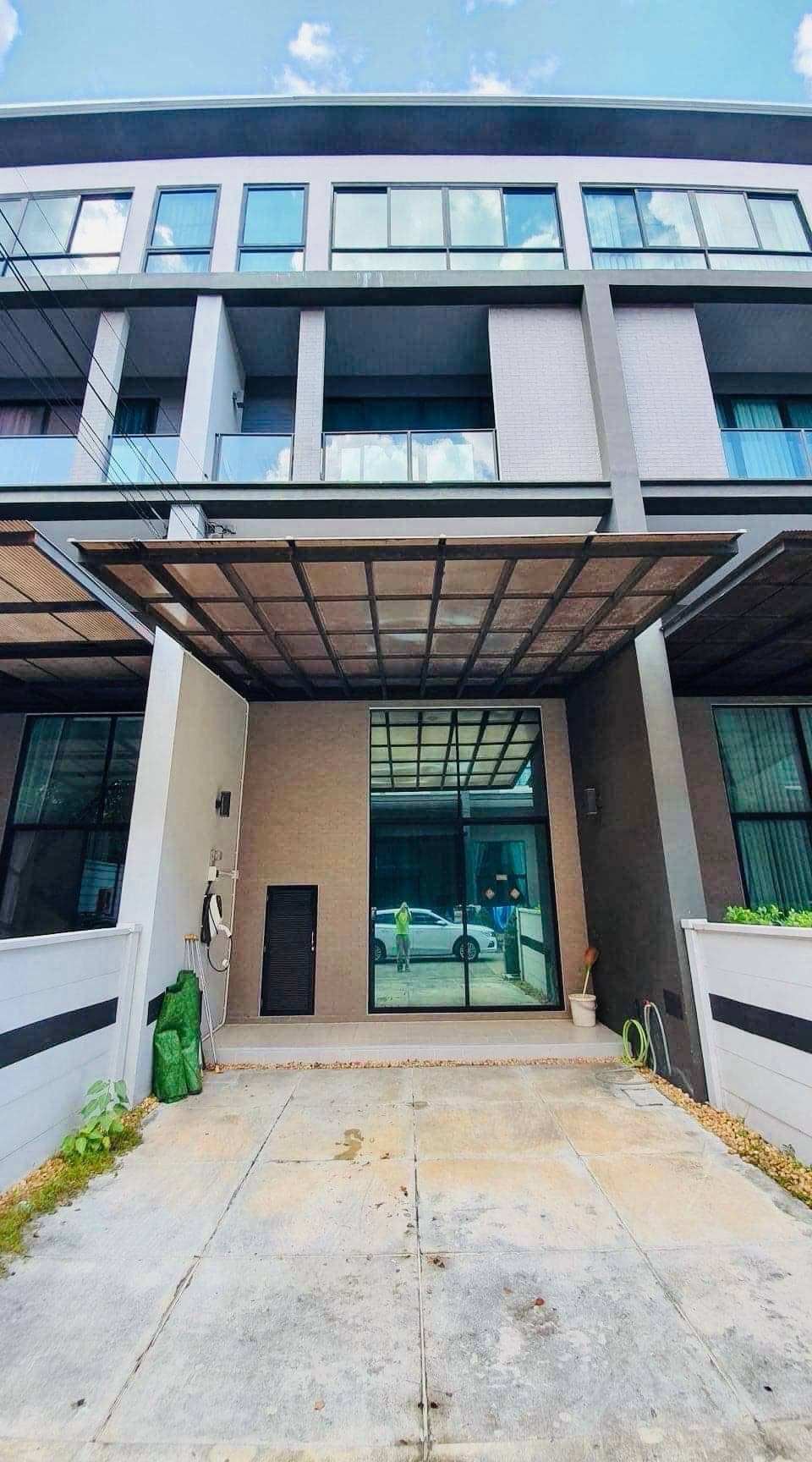 For rent, Baan Klang Muang Vibhavadi 64, near Don Mueang Airport. and Chaengwattana Government Center