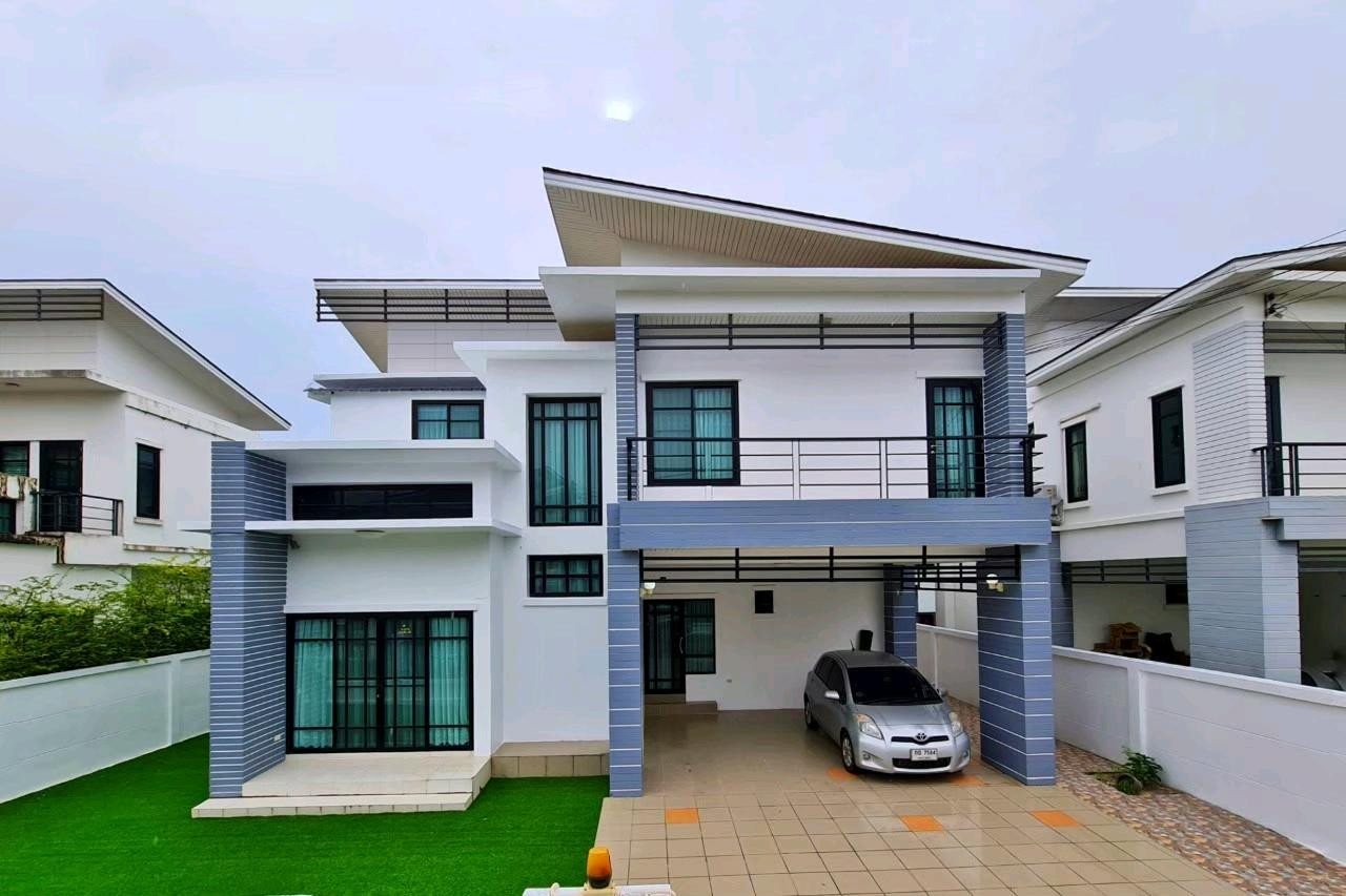 Urgent sale / rent single house in the heart of Rayong city, convenient travel.