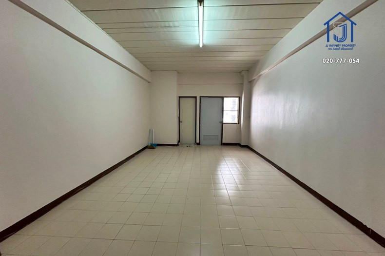 For sale: Lotus Condo Town 1, 4th floor, Soi Chaengwattana-Pak Kret 22, near the Pink Line BTS.