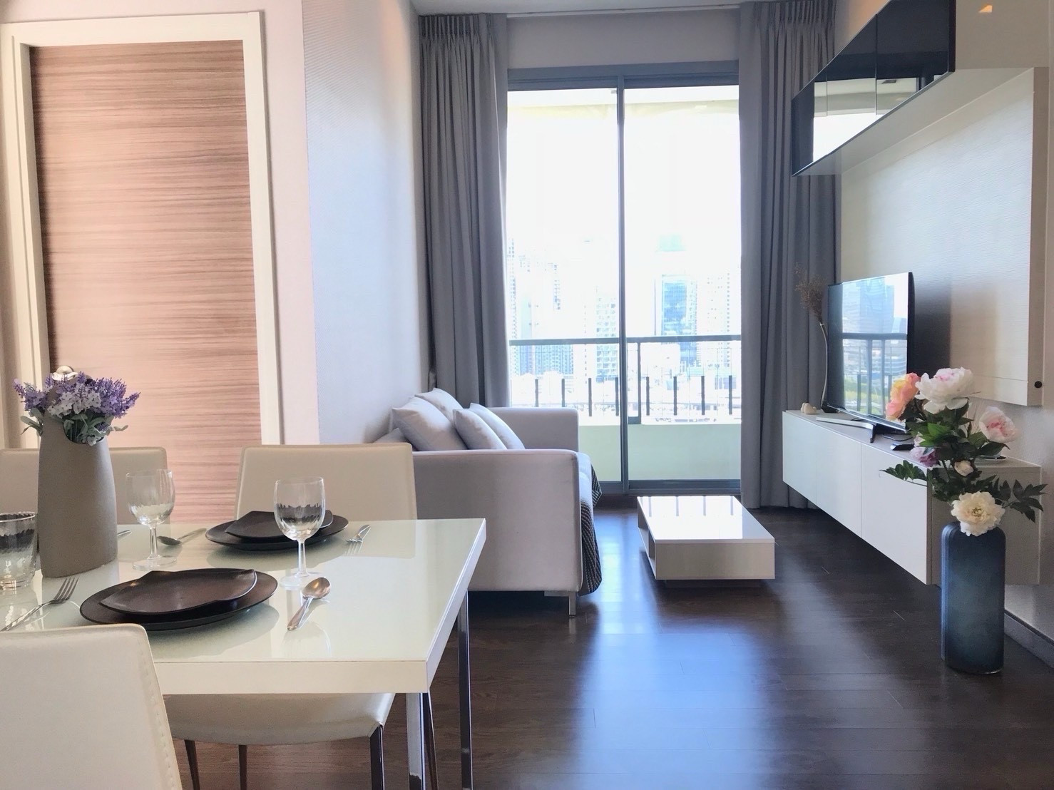 Q asoke /2bed 45sqm /25,000/ 0632717888 All app in phone Q asoke /2bed 45sqm /25,000/ 0632717888 All app in phone