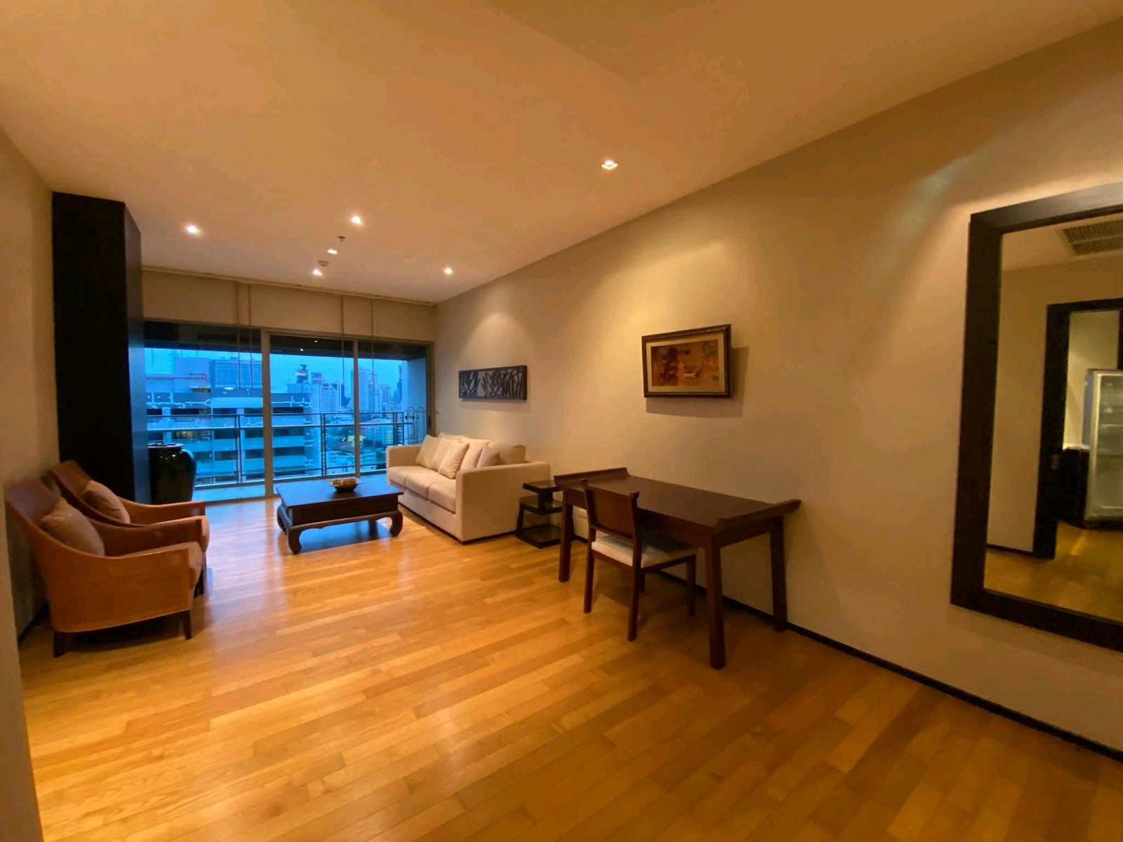✨ คอนโดหรูสไตล์ Thai Contemporary ใจกลางสุขุมวิท ห้องมุมขนาดใหญ่ พื้นที่กว้างขวาง ให้ความเป็นส่วนตัวสูง เดินเพียง 5 นาทีถึง BTS พร้อมพงษ์ – รูปที่ 3