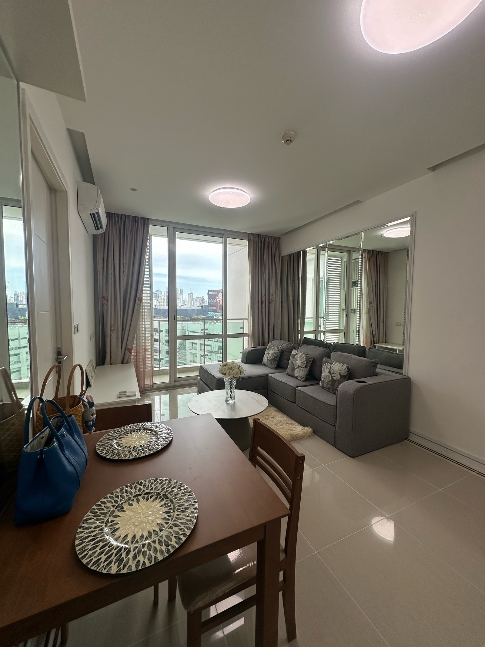 Sale!!! Tc green 1 bedroom / 38 sqm. /7 fl./ 2,700,000
ต่อรองได้นิดหน่อย Sale!!! Tc green 1 bedroom / 38 sqm. /7 fl./ 2,700,000
ต่อรองได้นิดหน่อย