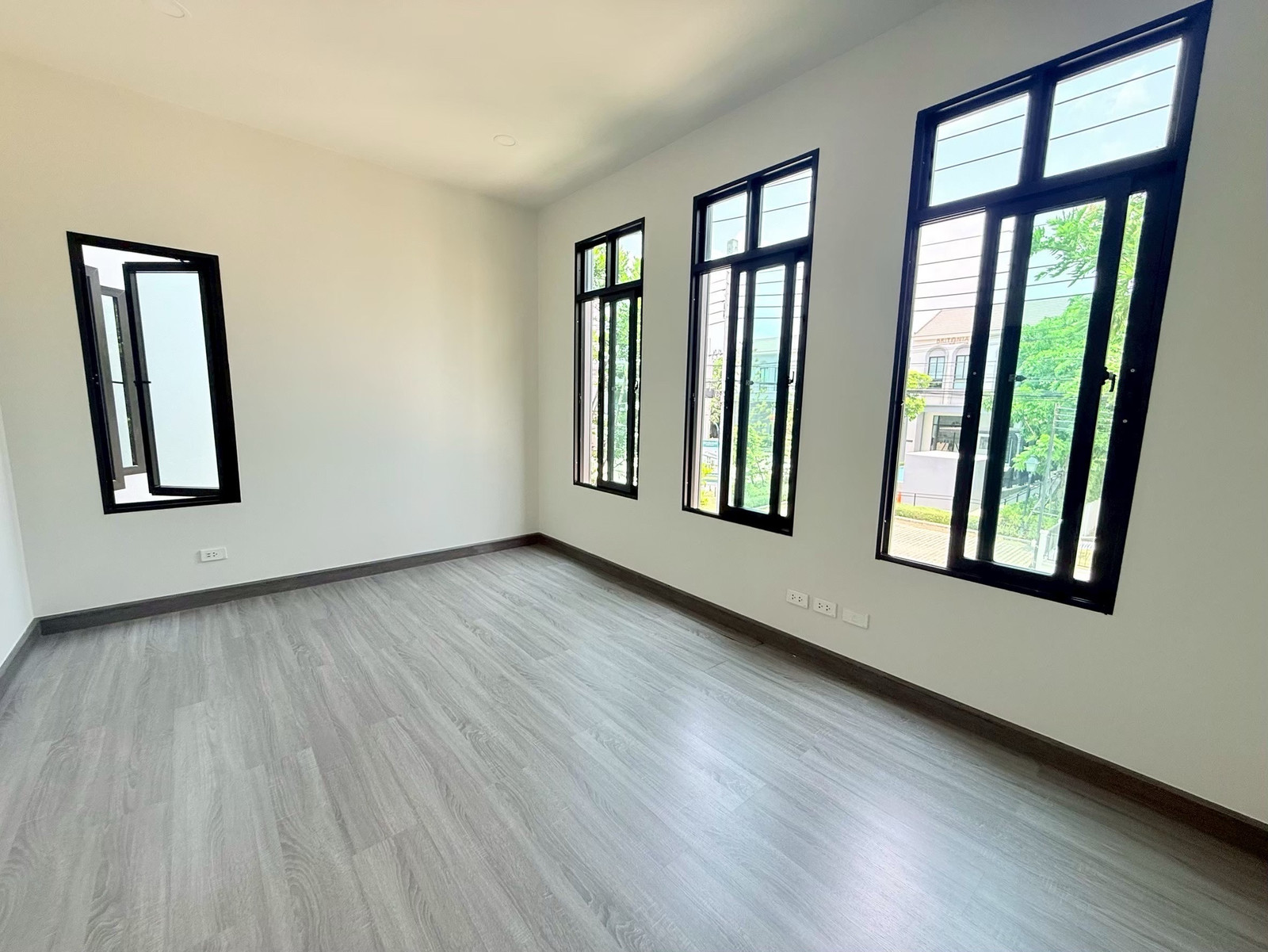 🏡 บ้านแปลงสวย ทำเลดี ในโครงการ บริทาเนีย ทาวน์ บางนา กม.17 เดือนนี้มีโปรดี๊ดี – รูปที่ 4
