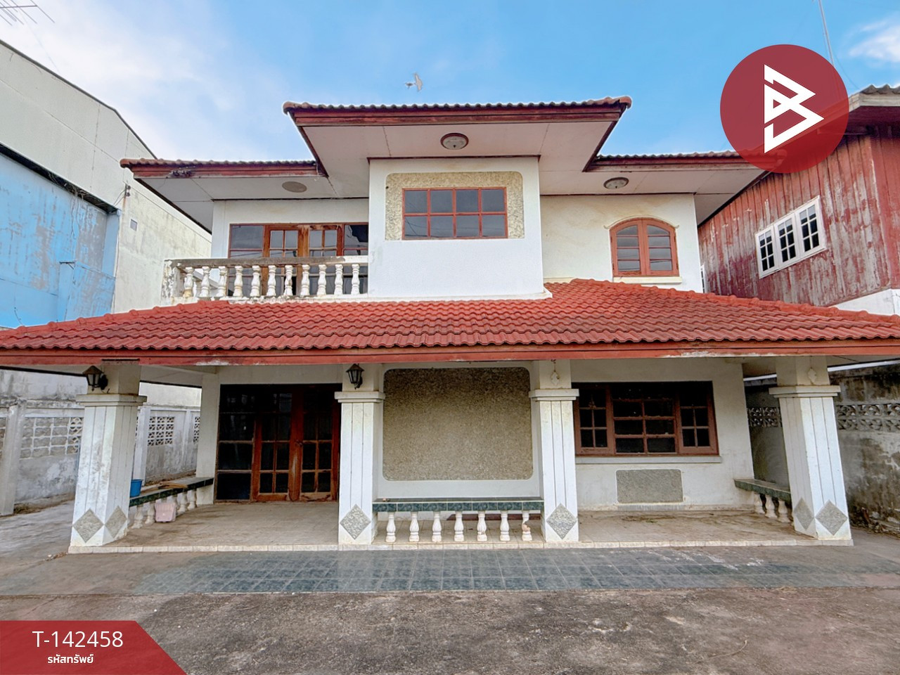 Large detached house for sale, area 63 sq m, Ban Pong, Ratchaburi, good location.