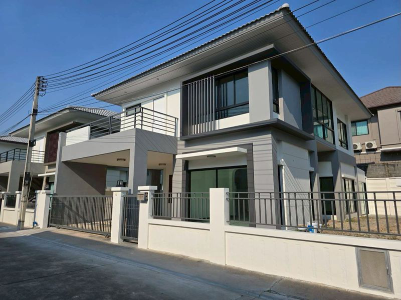 ขายบ้านเดี่ยว เดอะ คอมพลีท ศรีราชา หลังใหญ่ 2 ห้องอเนกประสงค์ พร้อมอยู่ ขายบ้านเดี่ยว เดอะ คอมพลีท ศรีราชา หลังใหญ่ 2 ห้องอเนกประสงค์ พร้อมอยู่