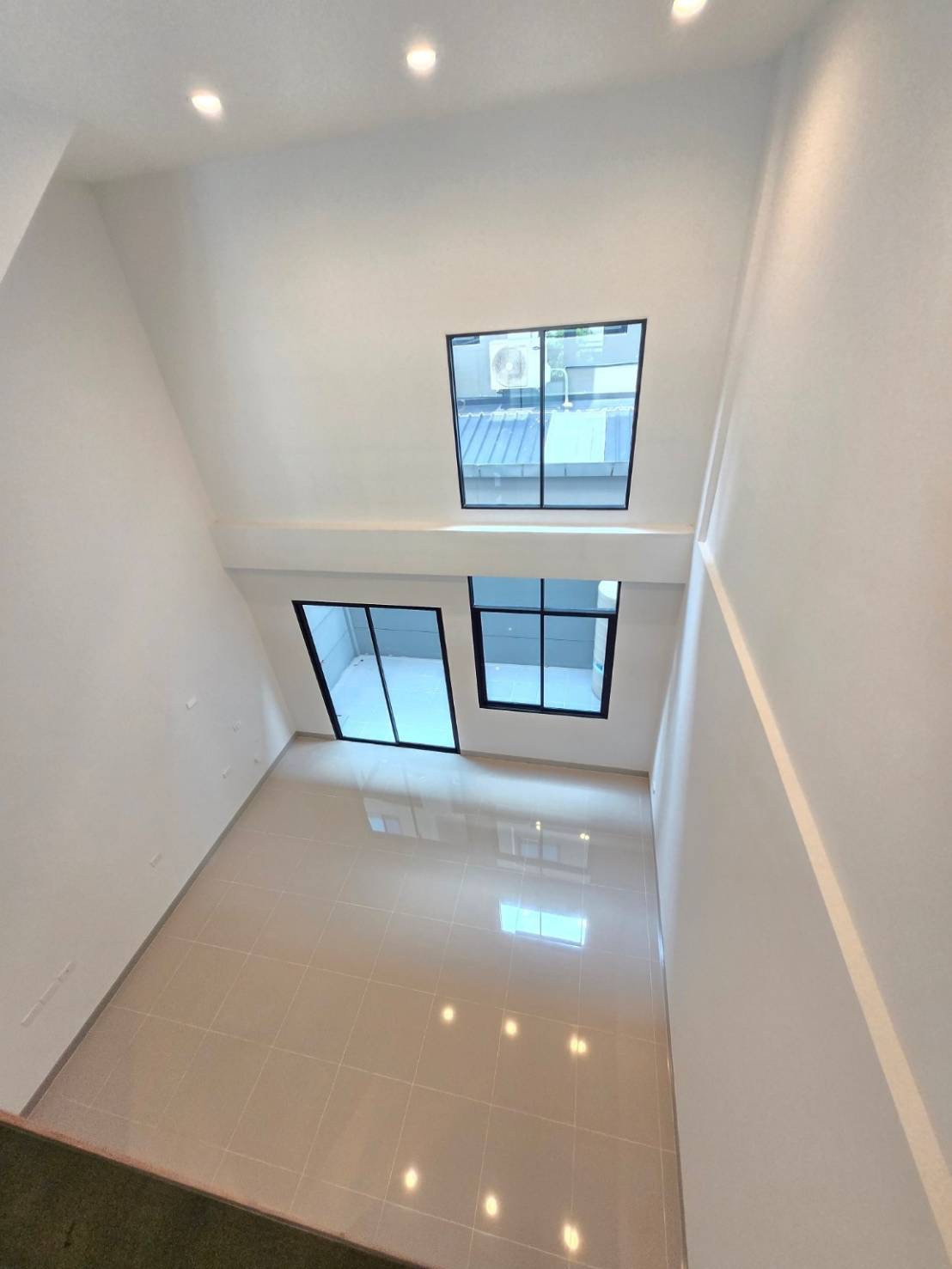 🏡 ขายทาวน์โฮมหรู 3.5 ชั้น Premium Place พหลโยธิน–รามอินทรา – รูปที่ 3