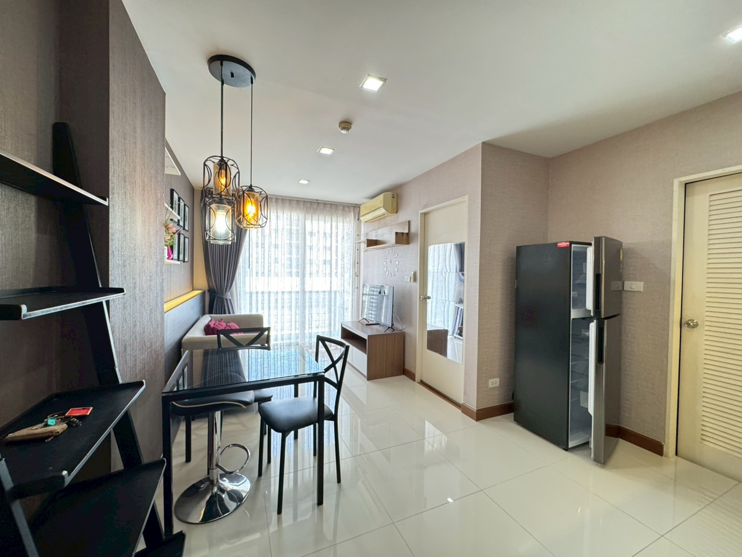 📣 Airlink Residence คอนโดแต่งครบ พร้อมอยู่ | ลาดกระบัง ใกล้สนามบิน เดินทางง่าย สะดวกสบาาย ✈️ ขาย 1.69 ล้านบาท 📣 Airlink Residence คอนโดแต่งครบ พร้อมอยู่ | ลาดกระบัง ใกล้สนามบิน เดินทางง่าย สะดวกสบาาย ✈️ ขาย 1.69 ล้านบาท
