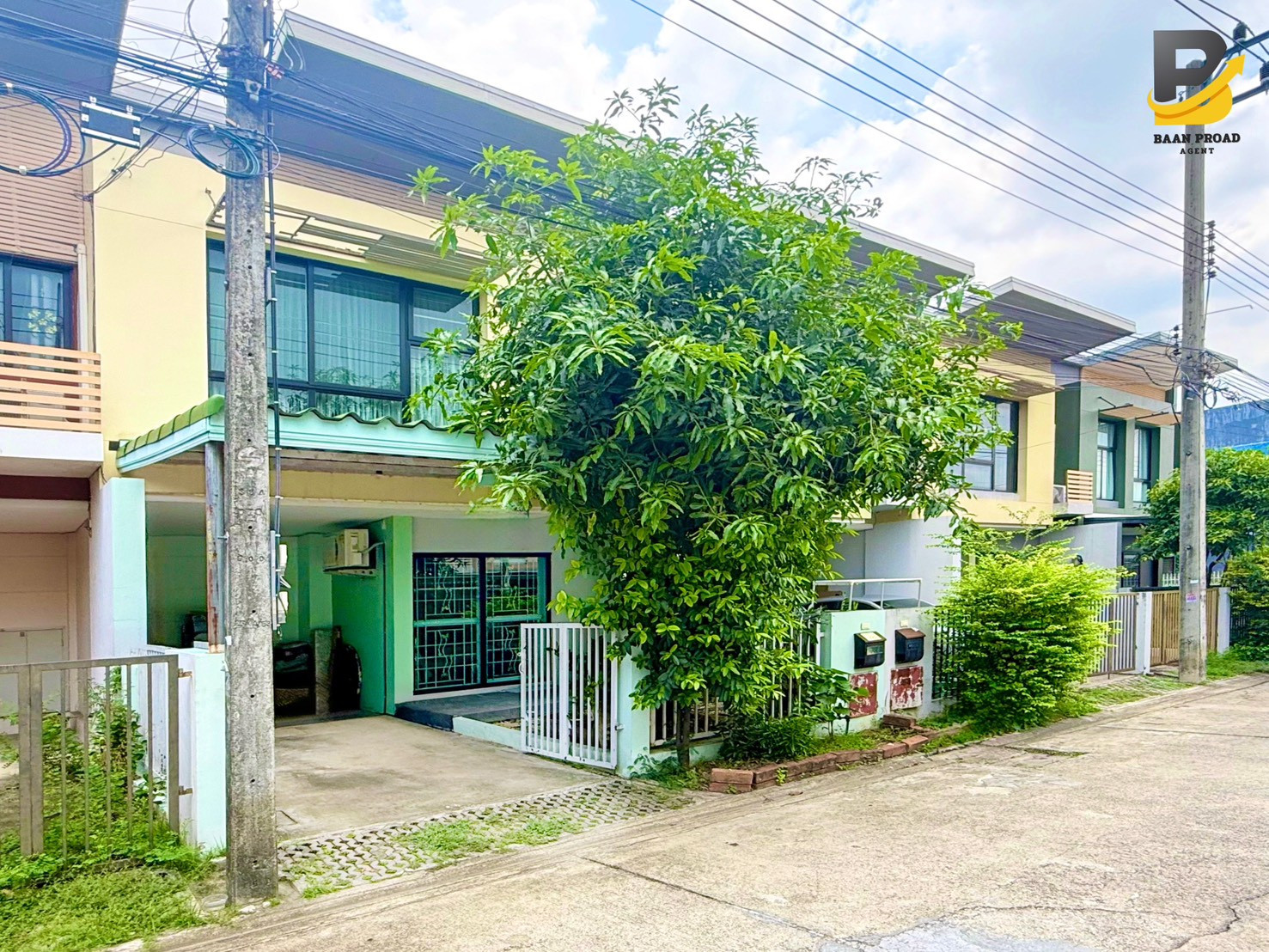 Cheapest price for sale in the townhome project, I-Design Village. Lam Luk Ka-Khlong 3 (22 sq m.) Lam Luk Ka Rd., Khlong 3, Lam Luk Ka, Pathum Thani, good condition, ready to move in. Cheapest price for sale in the townhome project, I-Design Village. Lam Luk Ka-Khlong 3 (22 sq m.) Lam Luk Ka Rd., Khlong 3, Lam Luk Ka, Pathum Thani, good condition, ready to move in.