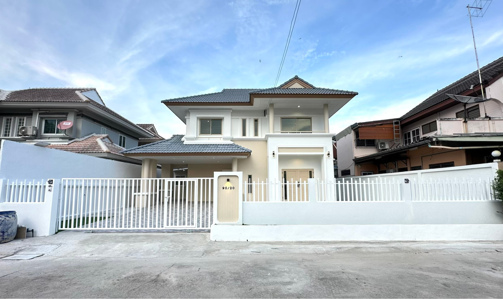 บ้านเดี่ยวรีโนเวทใหม่ทั้งหลัง ราคาถูกมาก  60 ตร.วา หมู่บ้านพุทธธานี ถ.พุทธมณฑลสาย 4  