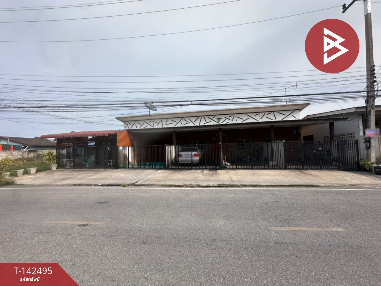 Single house for sale with 5 shophouse rooms, area 152 sq m, Ban Pong, Ratchaburi.