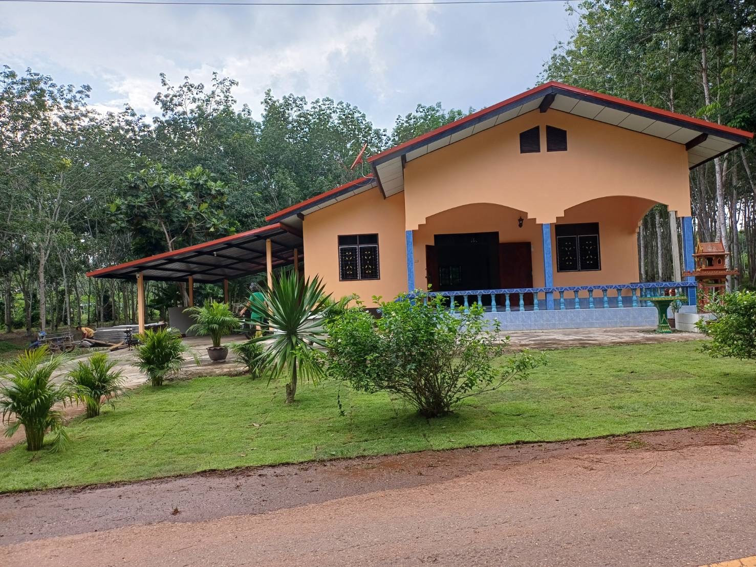 House with land and rubber plantation