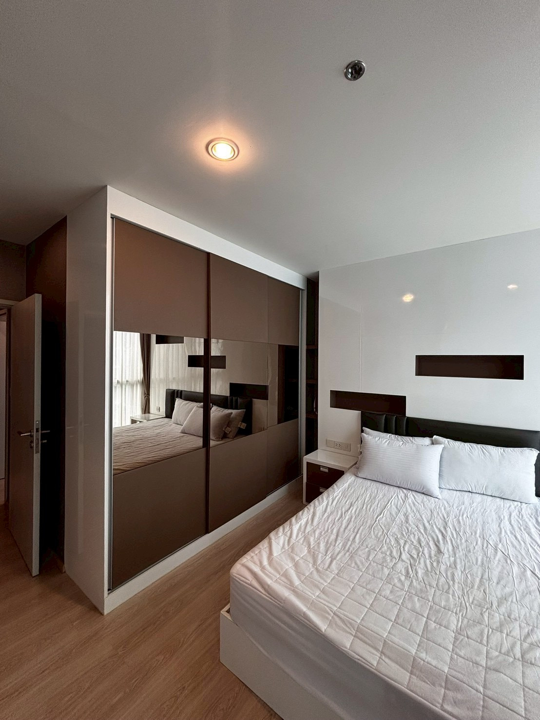 ใครหา  2ห้องนอน ว่างแล้วว  ราคาดีมากก25k  พร้อมอยู่เลย! Noble Revolve Ratchada – รูปที่ 3