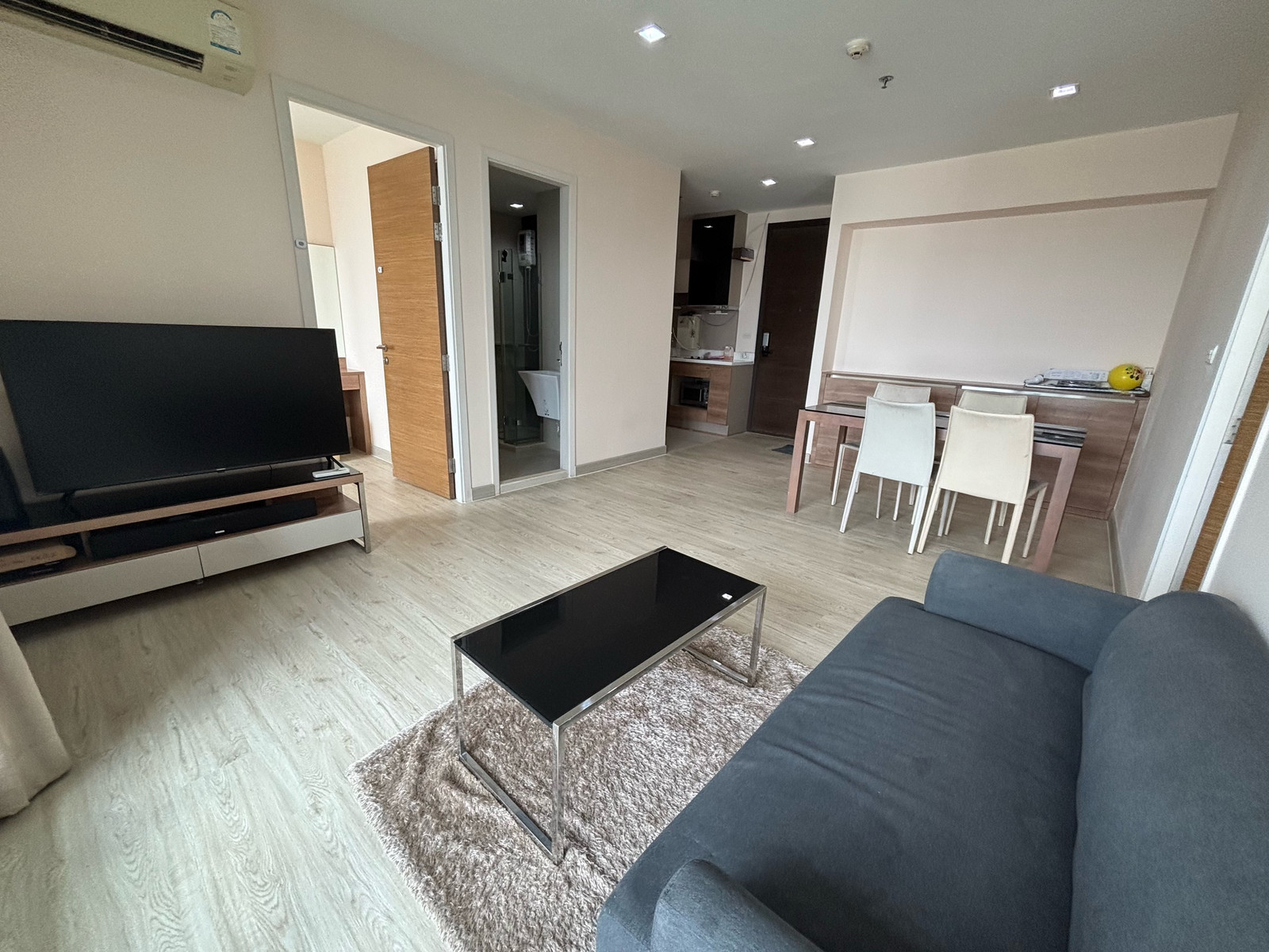 🩷Rent/sell Condo Rhythm Phahon Ari, 2 bedrooms, 2 bathrooms, BTS and Pearl Building view, size 65.21 sq m. Ready to transfer, no bank attached, newly renovated, ready to view at the end of June 2026. Interested, line @900cqqhk tel 0859114585 🩷
Selling for 🩷Rent/sell Condo Rhythm Phahon Ari, 2 bedrooms, 2 bathrooms, BTS and Pearl Building view, size 65.21 sq m. Ready to transfer, no bank attached, newly renovated, ready to view at the end of June 2026. Interested, line @900cqqhk tel 0859114585 🩷
Selling for