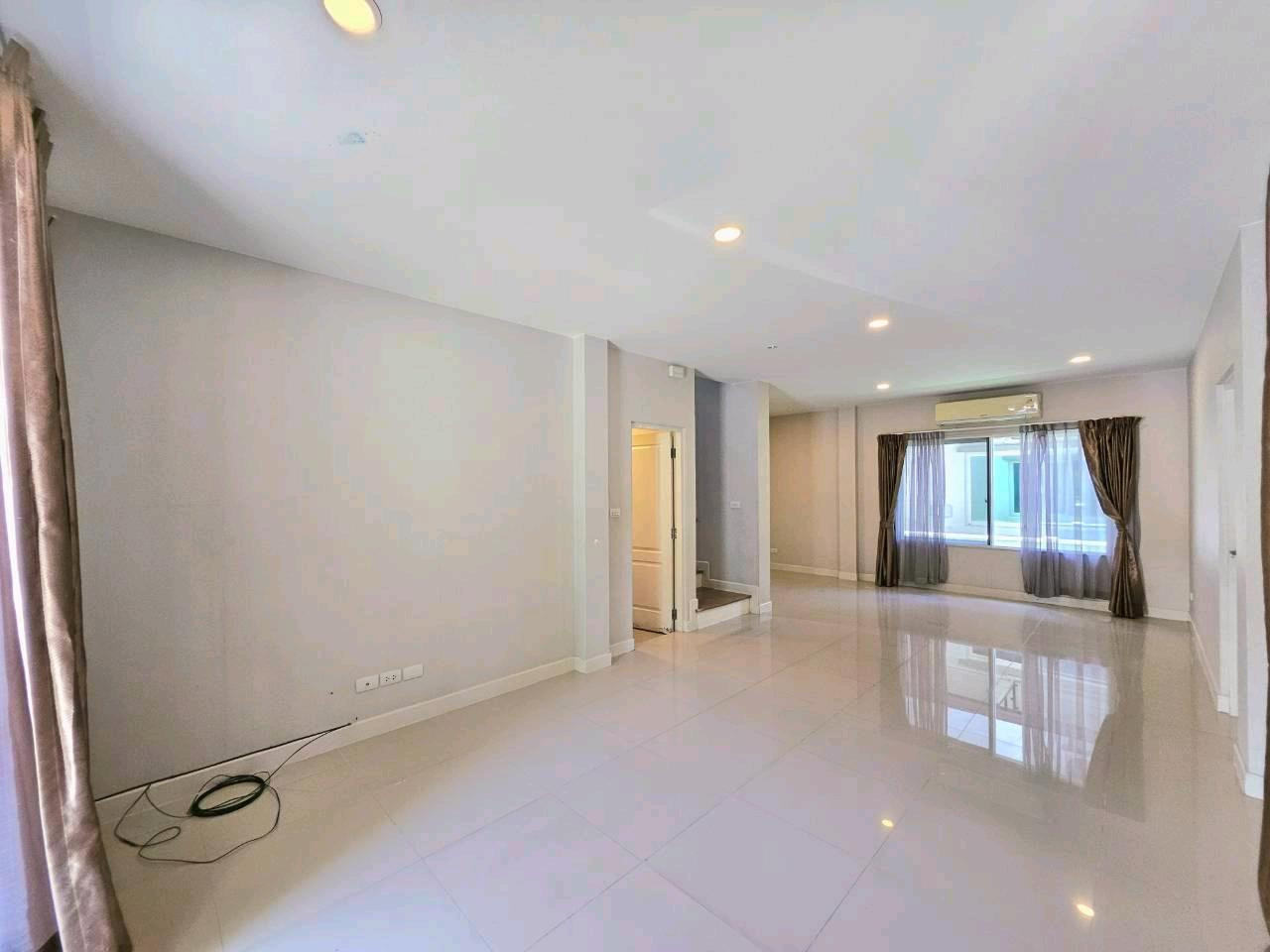 🏡  ขาย บ้านเดี่ยว เซนโทร ประชาอุทิศ 90 ราคาถูกสุดในโครงการ ตั้งอยู่ในซอยประชาสามัคคี – รูปที่ 4