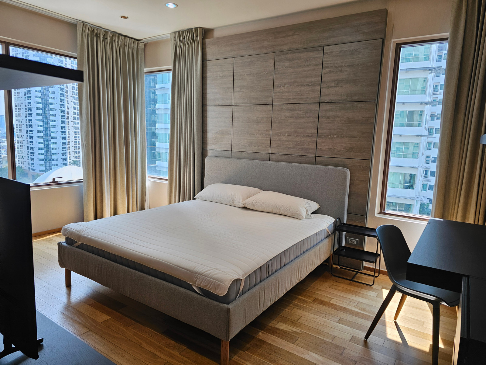 พิเศษ ขายห้องสวย The Emporio Place ตึก NORTH ชั้น12 เนื้อที่ 101 sqm ราคาขาย 16 ล้าน (รวมค่าโอน) ต่างชาติซื้อได้ พิเศษ ขายห้องสวย The Emporio Place ตึก NORTH ชั้น12 เนื้อที่ 101 sqm ราคาขาย 16 ล้าน (รวมค่าโอน) ต่างชาติซื้อได้