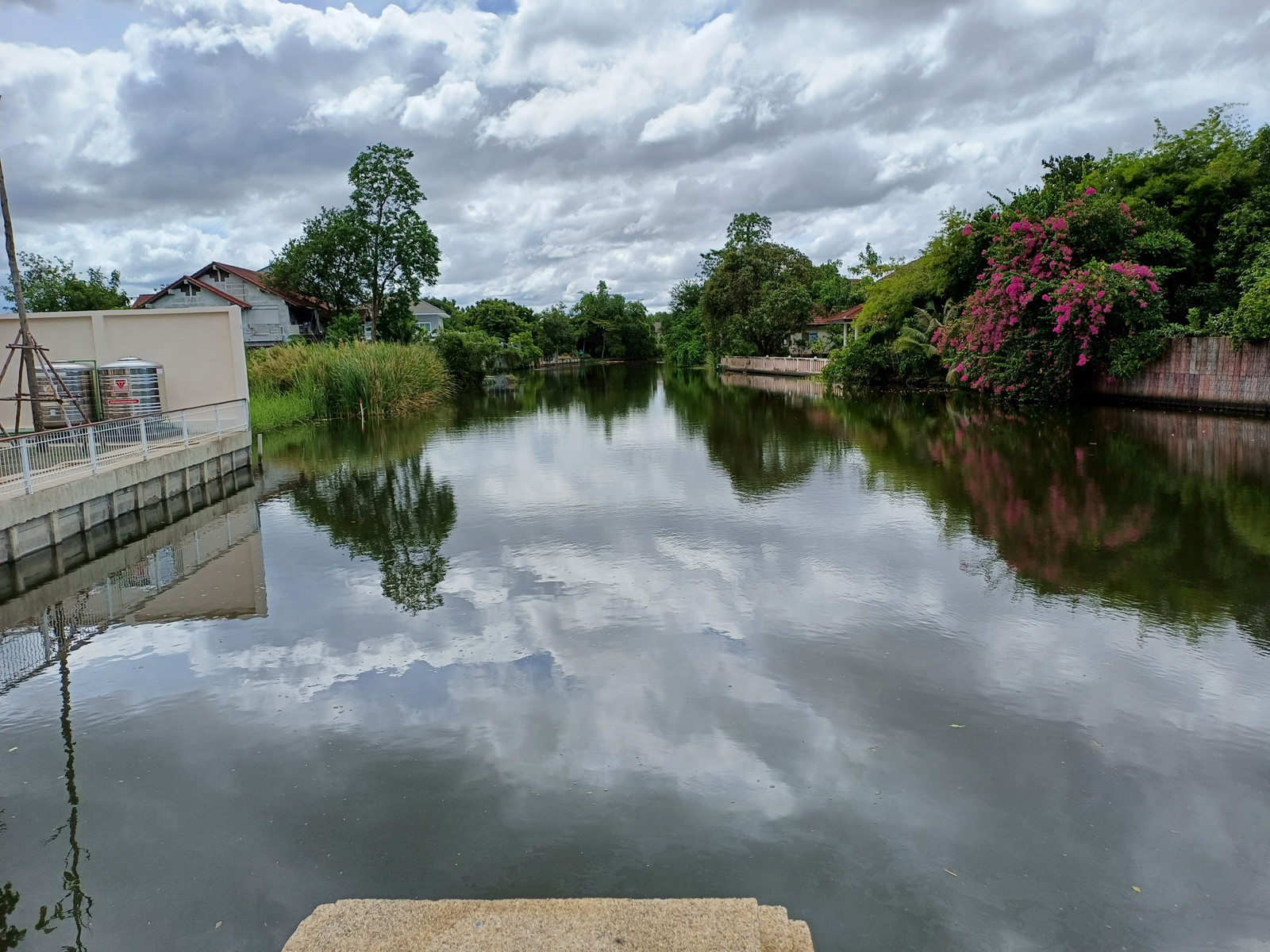 Land Ekkachai Lakeville