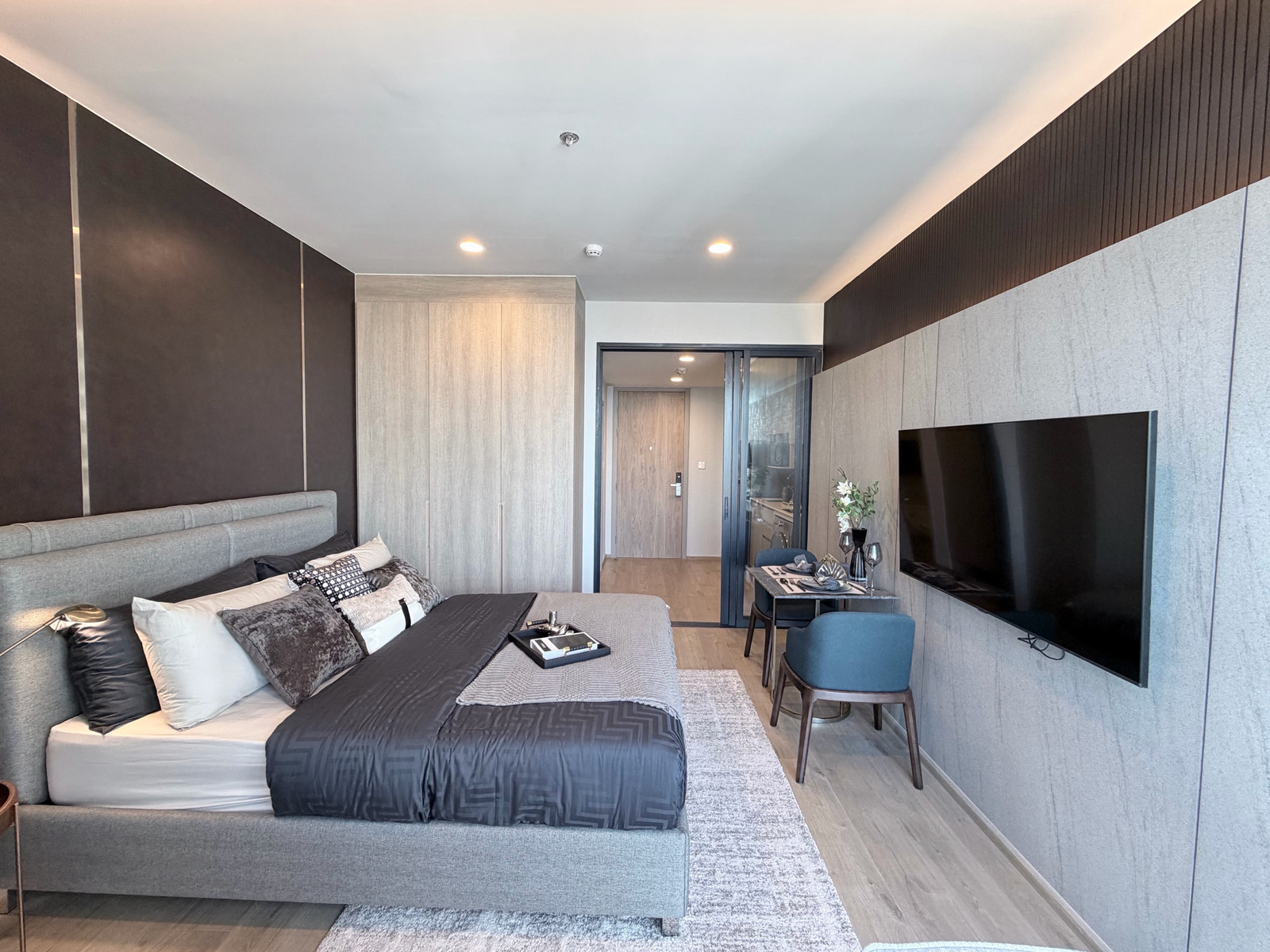 The Crown Residences ใช้ชีวิตง่ายกว่า กับคอนโดติดเส้นทางหลักพระราม 4 ราคาโครงการ  – รูปที่ 2