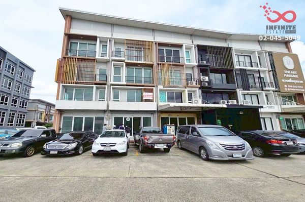Commercial building for sale, 4 floors, 2 units, 43.9 sq m, width, RK Park Village, Hathairat Road.