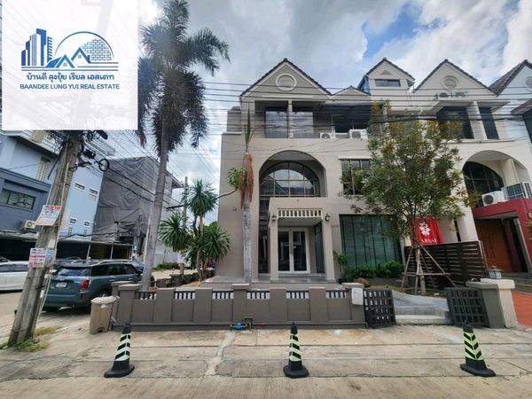 Home Office for rent: Town in Town Premium Corner Unit ☀️🗽☀️