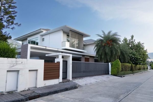 Luxury house for sale Perfect Masterpiece Sukhumvit 77 Private Zone near Suvarnabhumi Airport brand new never lived in high privacy near lake and garden large usable area premium layout free transfer fee