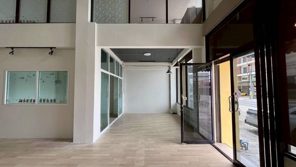 Townhouse for sale, 4 floors, 2 units, Sukniwet 9 Project, Nonthaburi.