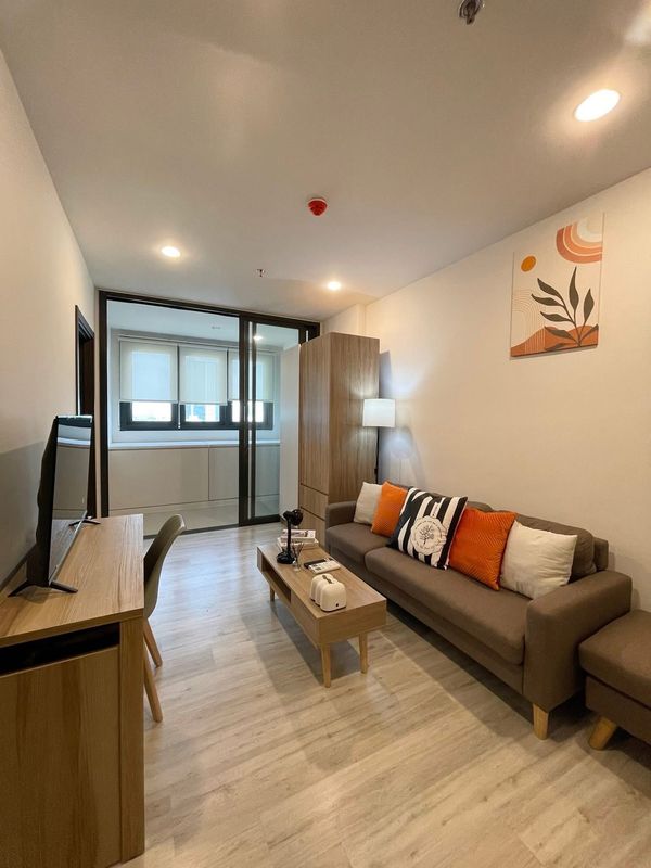 ✨ For rent XT Huaikhwang, beautiful room, near MRT Huai Khwang, only 75 meters ✨

📍 Very good location, walk only a few steps to MRT Huai Khwang.
Convenient travel, easy to enter the city, near Rama 9, Ratchada and Asoke.