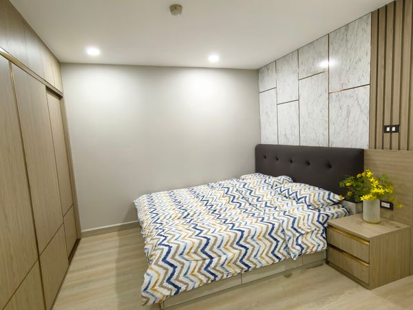 P-50298 Special Rental Offer: Fully Furnished Lumpini Suite Sukhumvit 41 Large 2BR Unit Close to BTS Phrom Phong. Line: @easythaihome 085-592-2897