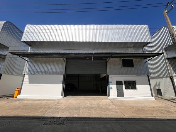 ให้เช่าโกดังพร้อมออฟฟิศ ลาดกระบัง 14 ทำเลทอง ใกล้มอเตอร์เวย์  (มี 2 ขนาดให้เลือก)
