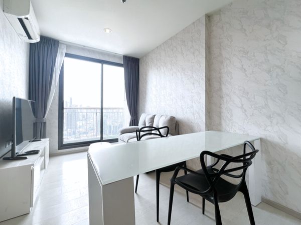 For rent, ready to move in! Rhythm Sukhumvit 42, near BTS Ekkamai, only 200 meters.