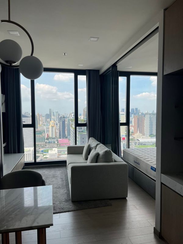 🌟Luxury condo in the heart of New CBD Rama 9, beautiful room, fully decorated. Panoramic city view, high floor, ready to move in 🌆

✨ For rent One9Five Asoke-Rama 9 ✨