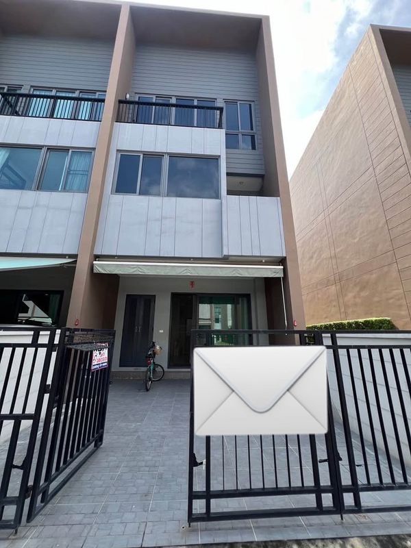 🔥 Urgent sale, corner townhome. Baan Klang Muang Sathorn-Suksawat Good location, Soi Suksawat 39, near the main road, can walk. Fully Furnished, ready to move in.