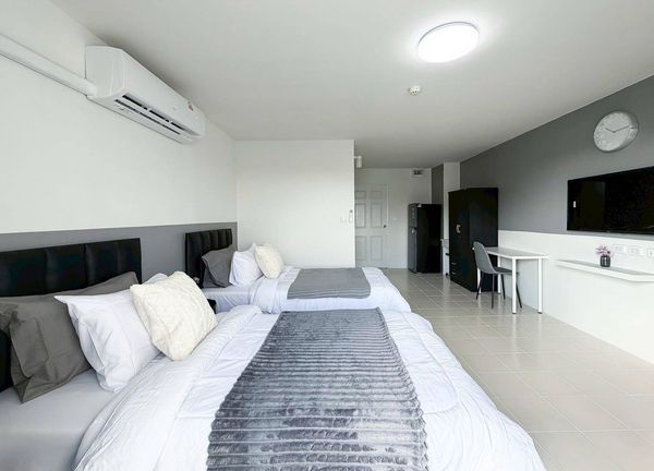 U Complex Condominium / U Complex Condominium