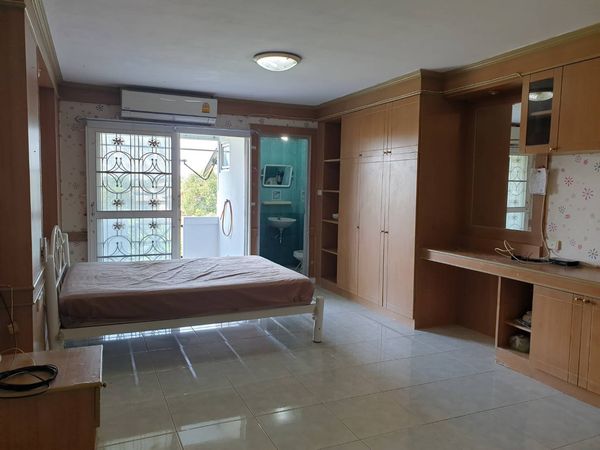 Condo for sale, Baan Suan Chaengwattana, Building C, 3rd floor, Chaengwattana Road 14, good location, convenient travel, near Central Chaengwattana.